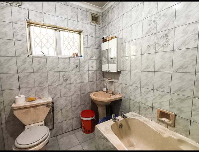 4 BEDROOM HOUSE FOR SALE IN AVOCA